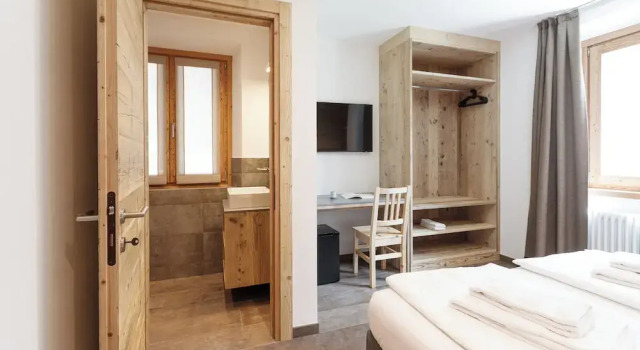 Standard Doppel Zimmer Keller Baita Larix Bormio