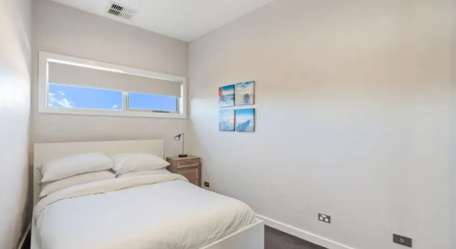 Stylish Curtin Stay With Balcony Views, Rezervați Apartament Tuggeranong New South Wales