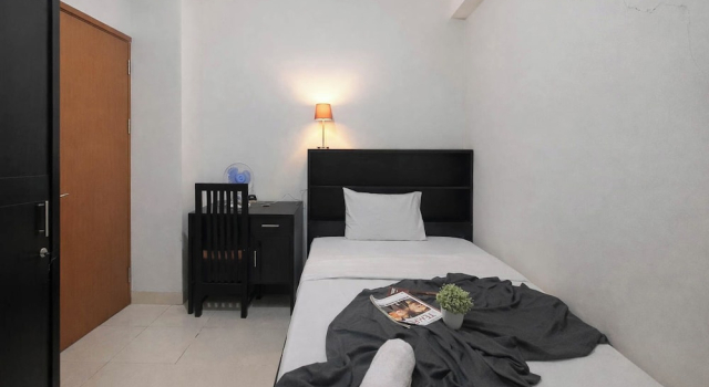 Homelike And Minimalist 2Br At Apartment Pinewood
