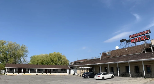 7 West Motel, Varaa Motelli  