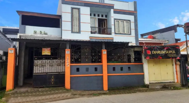 Hotel O Kost Biru, Book Hotel Hotels in Sulawesi with Parking, Parking