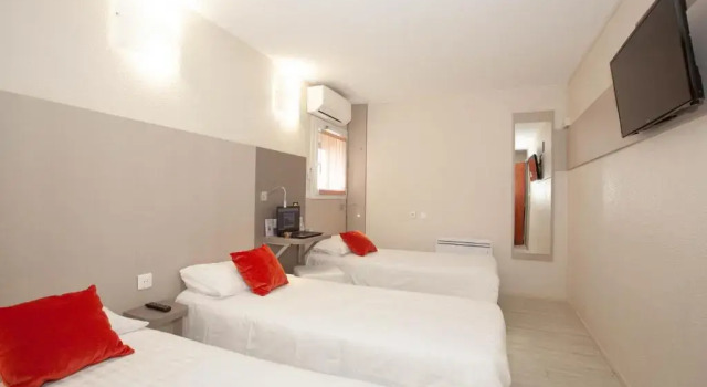 Трёхместный номер Standard Best Hotel Lyon - Saint Priest