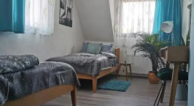 Ferienhaus am Mattheiser Wald, Забронировать Отель Трир Trier-Saarburg, рядом с Heiligkreuz-Kapelle
