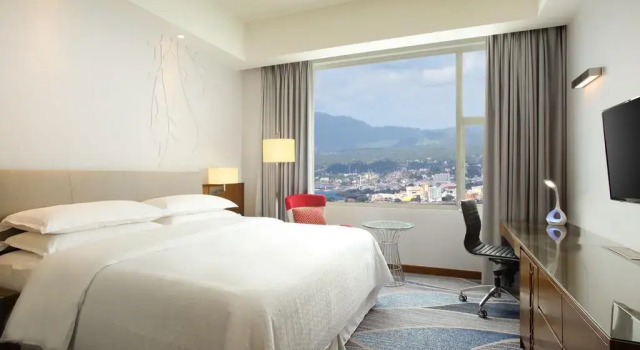 Двухместный номер Deluxe с видом на город Four Points by Sheraton Manado