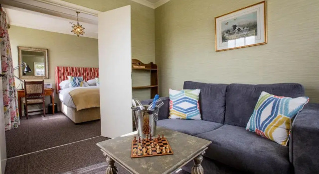 Suite The Hawk Inn