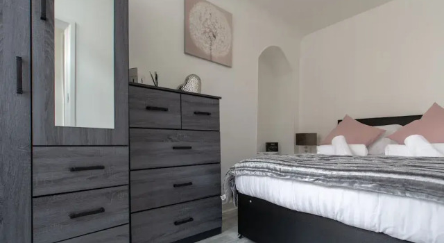 Lux Apartments 3 Bedroom House - Gorst