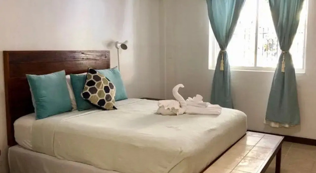 Parham Plaza Hotel, Buchen Sie Hotel Hotels in Provinz Belize mit Parkplatz, Parkplätze