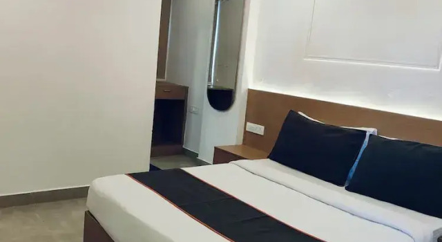 The Cinco Primera, Rezerwuj Hotel Hajdarabad 