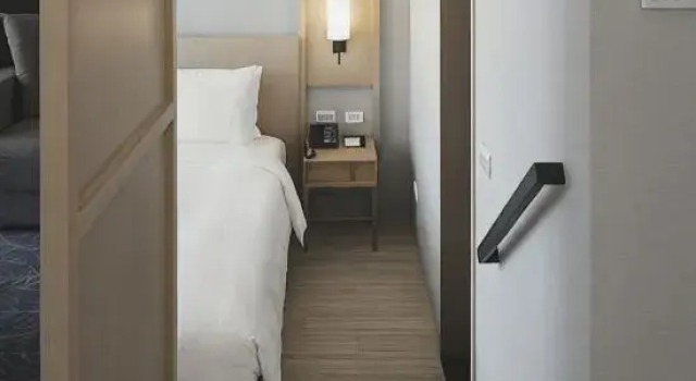 O podwyższonym standardzie dwuosobowy pokój Jolley Hotel