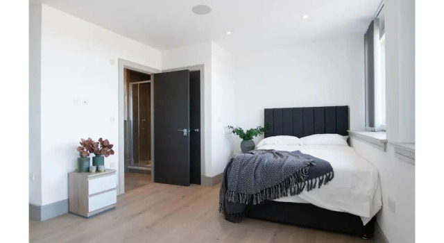 Finchley Modern Apartment - 1 Bedroom With Balcony, Забронировать Апартаменты/квартира Финчли , рядом с Maurice Rebak Stadium