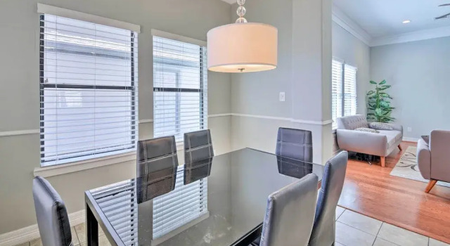 Spacious Houston Home ~ 16 Mi to NRG Stadium!, Rezervovat Rekreační dům Westchase Houston