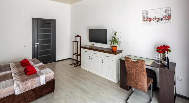 LeoApart near Rynok Square with 2 bedrooms, Забронировать Отель Отели Львова 3 звезды, рядом с Костел Ордена Иезуитов, 3*