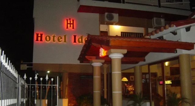 Hotel Ideal, Забронировать Отель Отели Вилья-Карлос-Пас с парковкой, рядом с Uruguay Bridge, Парковка