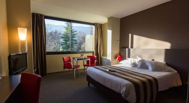 Трёхместный номер Superior с видом на парк Hôtel Le Cervolan