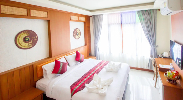 Lee Chiang Hotel, Забронировать Отель Отели Чиангмай 3 звезды, рядом с Chiang Mai Gate Market, 3*