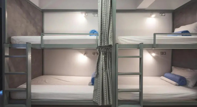Кровать в общем номере (женский номер) Bedbox Hostel