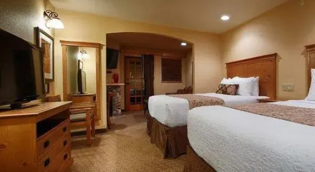 Четырёхместный номер Standard Icicle Village Resort