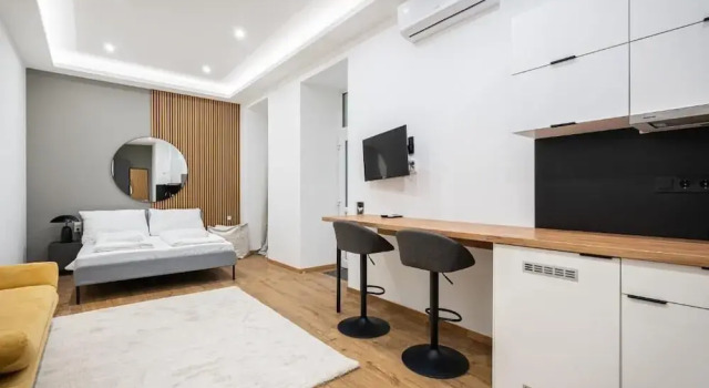Апартаменты Deluxe A13- Deluxe Apartments, Best Location, by BQA