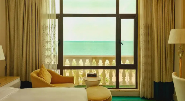 Номер Deluxe Ramada by Wyndham Sihanoukville Xinhaohui Palace