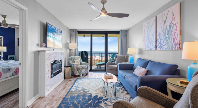 Номер Comfort с балконом Phoenix II Beachfront Condos