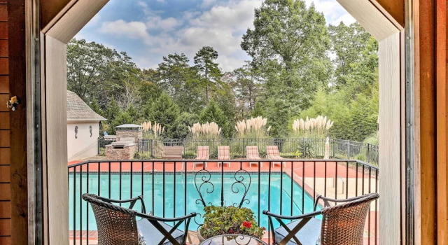 Апартаменты с балконом Lake Allatoona Area Studio w/ Pool and Views!