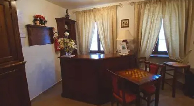 La Valle Dei Fiori, Rezervovat Hotel Torre deʼ Calzolari Umbrie