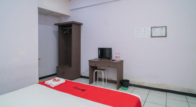 RedDoorz Plus Syariah at Lotus Hotel Bojonegoro
