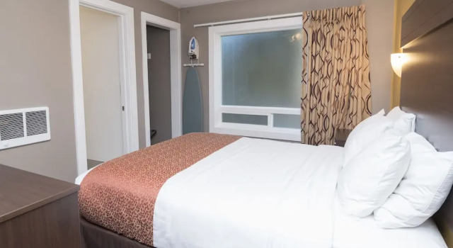 Четырёхместный люкс Capitol Hill Motel