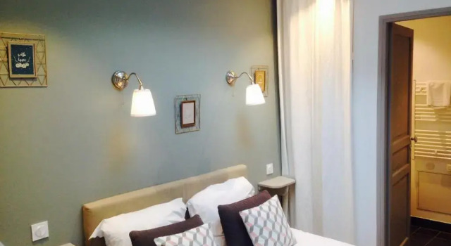 Двухместный номер Comfort Hotel Saint-Michel