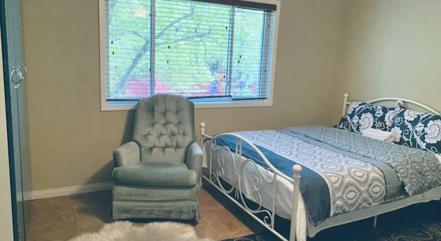 Brother Li Homestay, Varaa Hotelli Hotellit Calgary Region pysäköinnillä, Pysäköinti