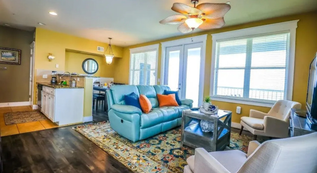 Pelican Pointe 2 Bedroom Condo