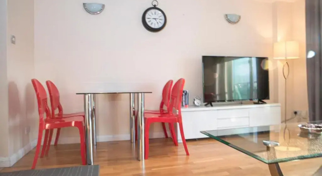 Tranquil Apartment with Stunning Views, Varaa Huoneisto Asunnot kohteessa Merseyside, Huoneisto