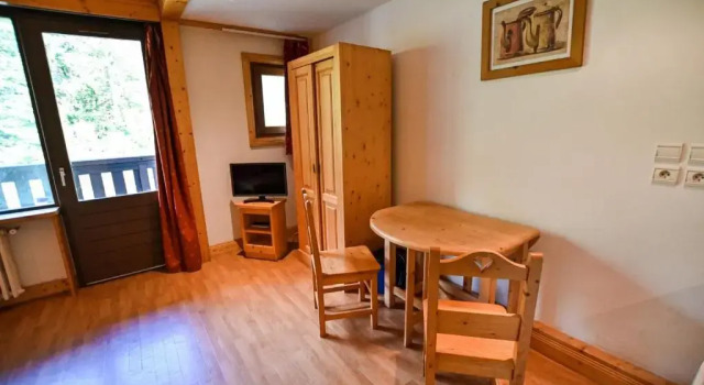 Bright Studio With Balcony