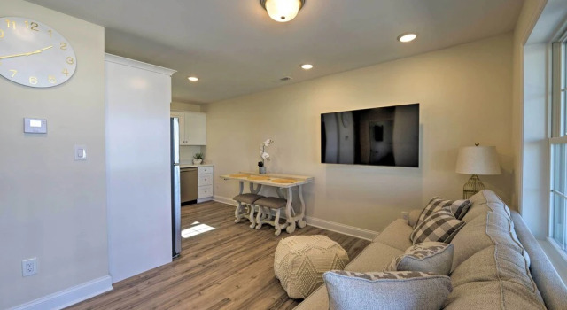 Welcoming Wildwood Condo ~ 1 Block to Beach!, Buchen Sie Ferienwohnung Hotels in Wildwoods Beach mit Parkplatz, Parkplätze