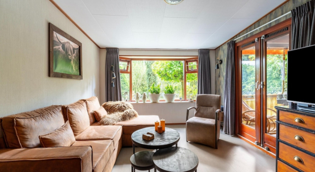 Шале Chalet in Stegeren near Forest and Pond