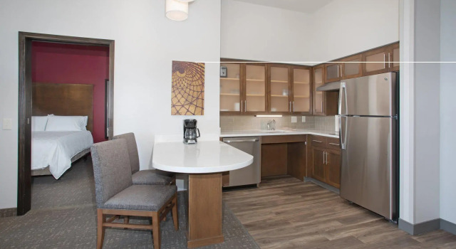 Четырёхместный люкс c 1 комнатой Staybridge Suites Rapid City - Rushmore by IHG