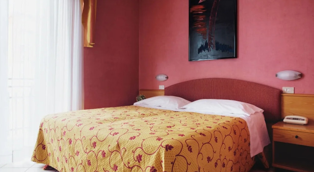 Четырёхместный номер Standard с балконом Hotel Junior by OasiGroup Hotels