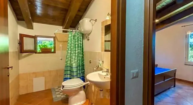 Chalet "Domus de Janas" immerso nella natura, Buchen Sie Chalet Fonni Barbagia