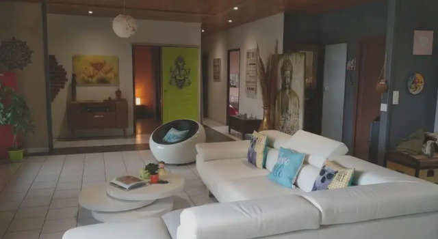 House With 2 Bedrooms in Livron-sur-drôme, Prenota Hotel Hotel a Alvernia con parcheggio, Parcheggio