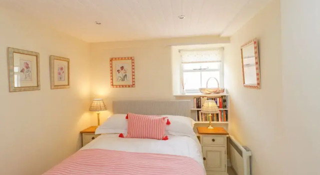 The Guinea Cottage, Buchen Sie Ferienhaus Great Somerford Wiltshire