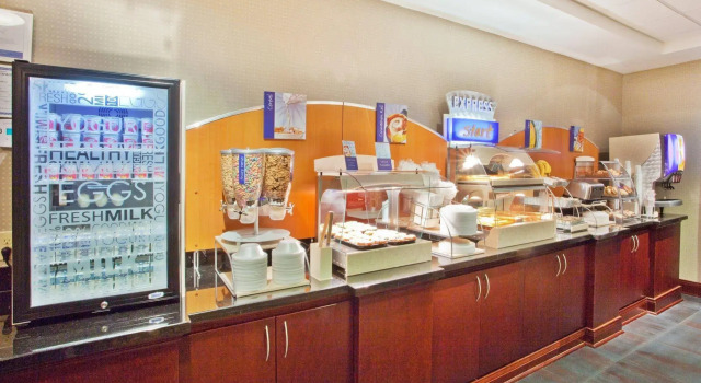 Holiday Inn Express Hotel & Suites Atlanta-Cumming by IHG, Reserva ahora Hotel Hoteles en Georgia con piscina, Piscina
