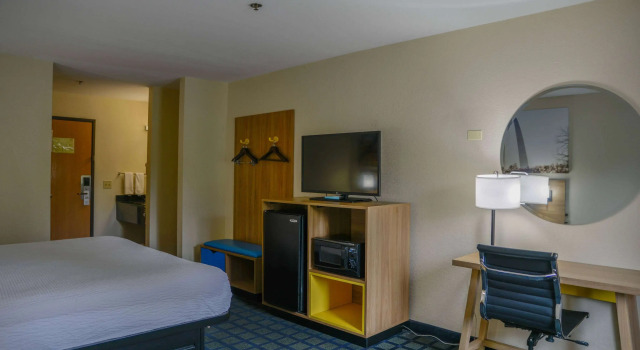 Days Inn by Wyndham Mount Vernon, Boek Hotel Hotels in Missouri met zwembad, Zwembad