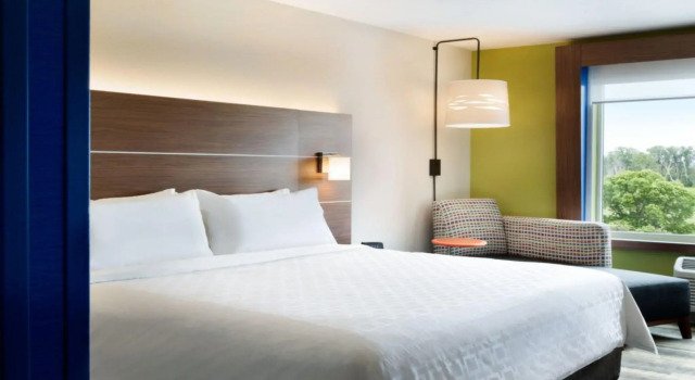 Двухместный номер Standard Holiday Inn Express Hotel & Suites Woodbridge by IHG