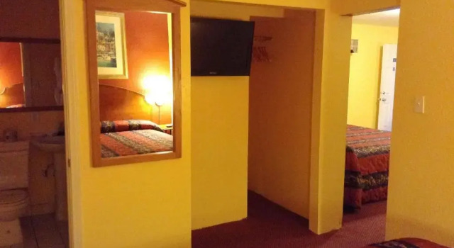 Люкс Pet-friendly Oceanside Gem w/ Patio, Walk to Beach