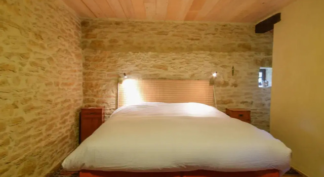 Spacious Villa in Puy-l'évêque With Swimming Pool, Book Villa Villas in Lot Valley, Villa
