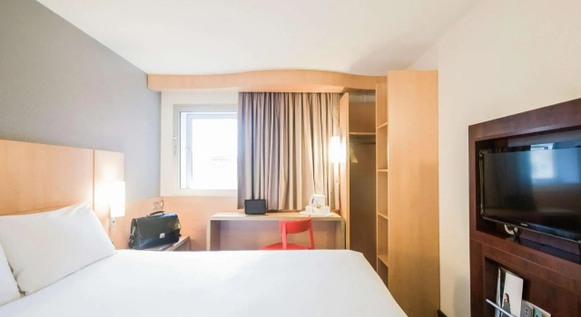 Семейный номер Standard ibis London Heathrow Airport