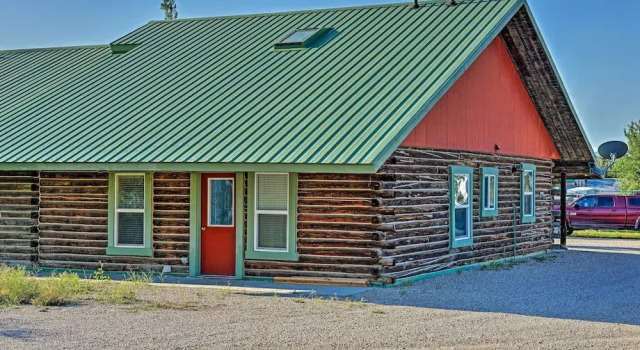 Cozy Teton Valley Escape: Pet Friendly w/ a Fee!, Забронировать Отель Дриггс Grand Targhee, рядом с Центр геотуризма Teton