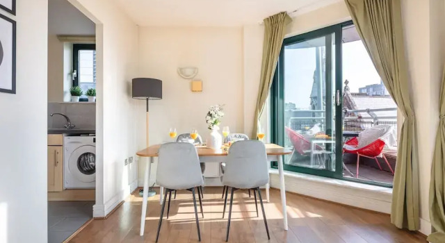 Апартаменты Charming 1BR Near Tower Bridge Walks