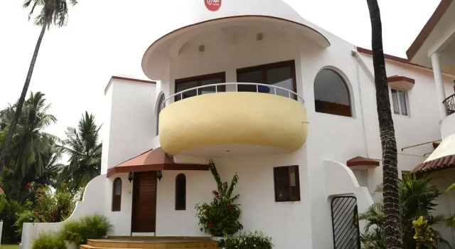 OYO 438 near Candolim Beach, Book Hotel Hotels in Goa with a Pool, Swimming Pool