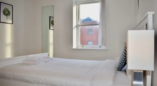 Spacious 2 Bedroom Apartment in Central Dublin, Забронировать Апартаменты/квартира Дублин Каунти Дублин, рядом с The Grand Social